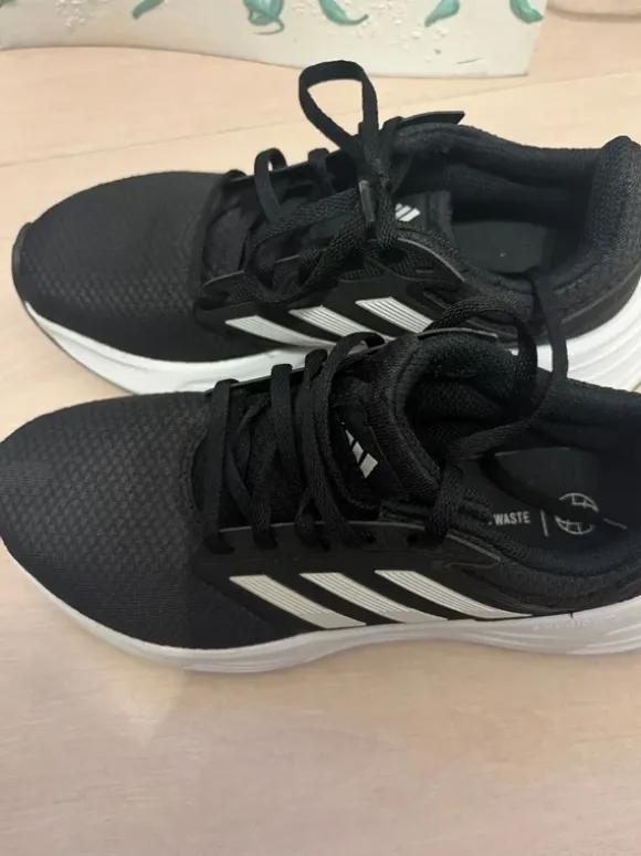 Adidas Sportschuhe 38,5