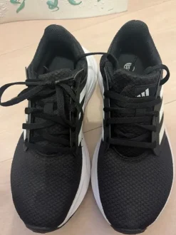 Adidas Sportschuhe 38,5