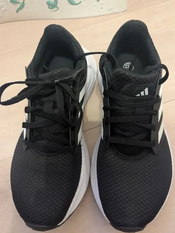 Adidas Sportschuhe 38,5