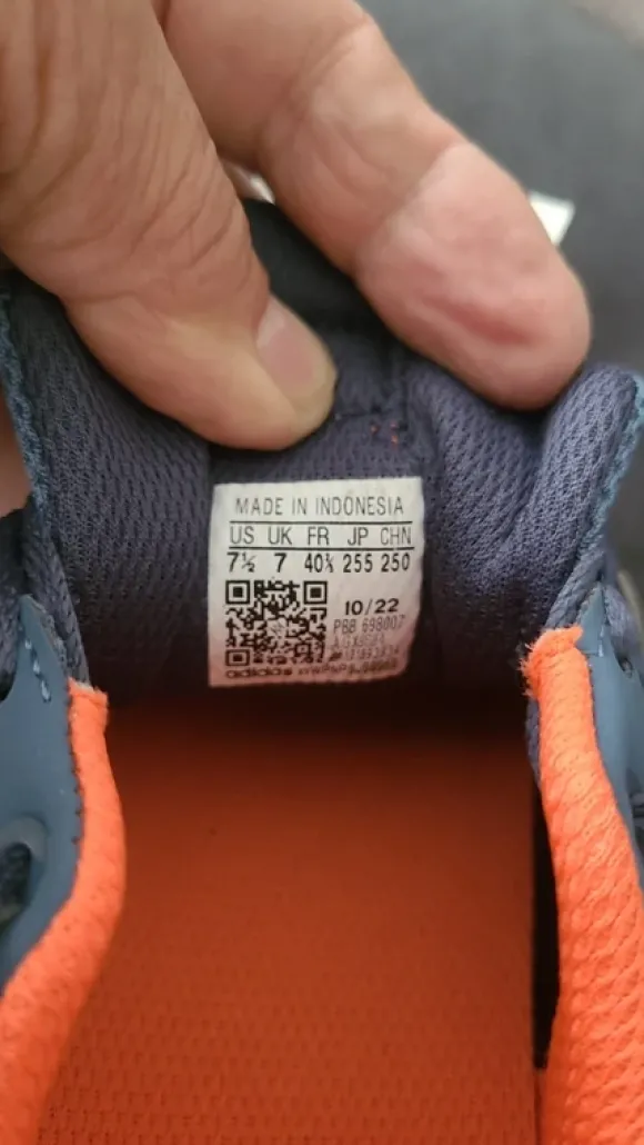 Adidas Tracefinde