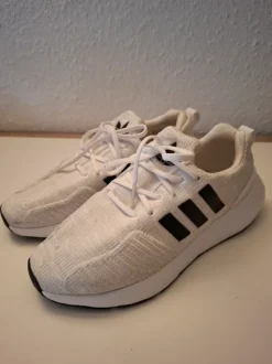 Adidas Turnschuhe