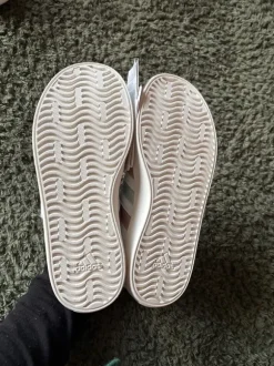 Adidas Turnschuhe Gr. 32