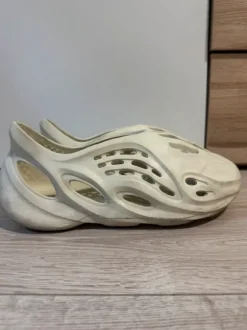 Adidas yeezy Foam Runner