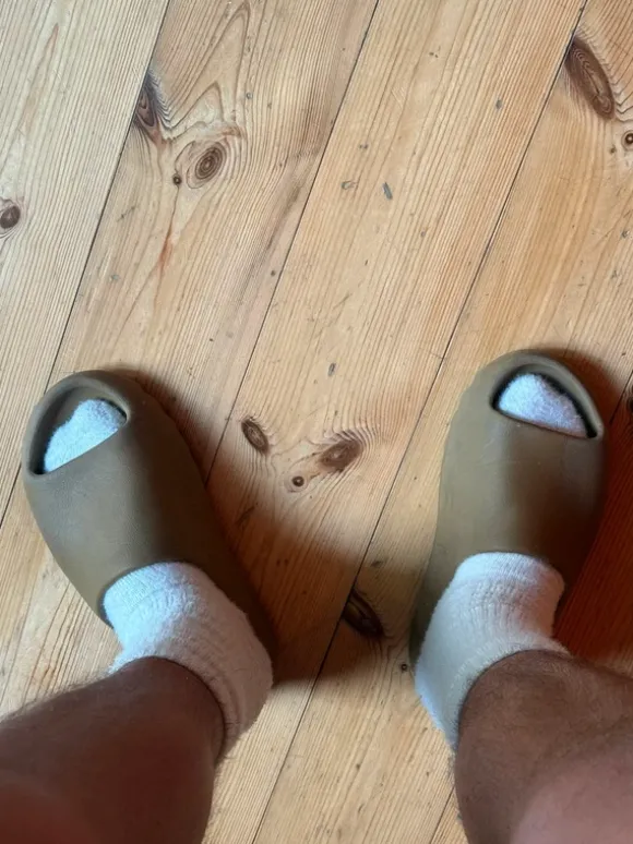 Adidas Yeezy Slide 42