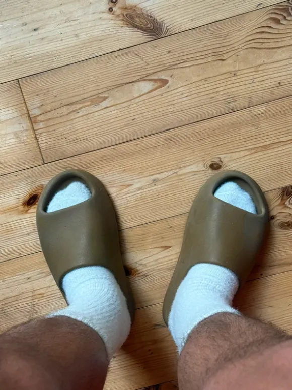 Adidas Yeezy Slide 42
