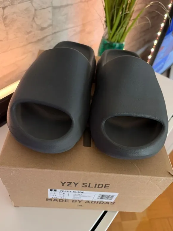 Adidas Yeezy Slides