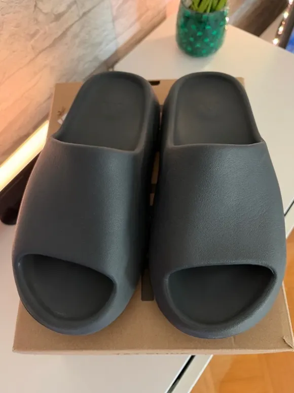 Adidas Yeezy Slides