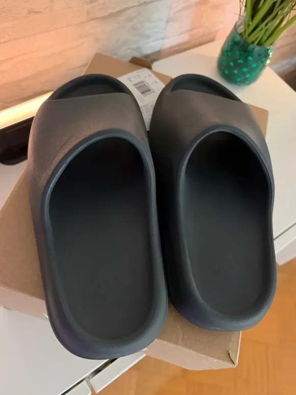 Adidas Yeezy Slides
