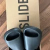 Adidas YZY Slide-neu