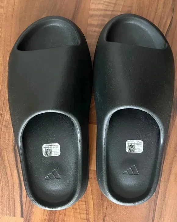 Adidas YZY Slide-neu