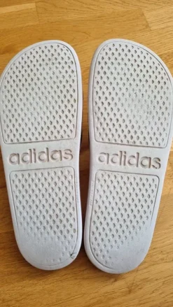 Adilette