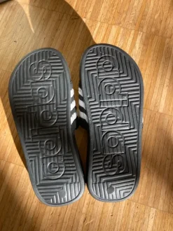 Adilette