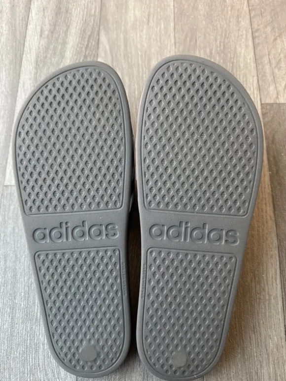 Adilette