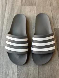 Adilette