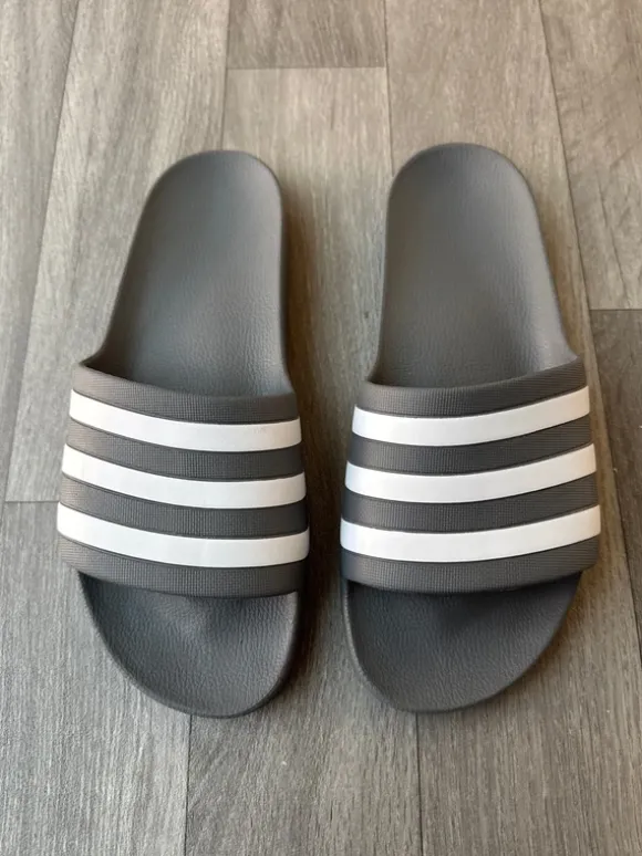 Adilette