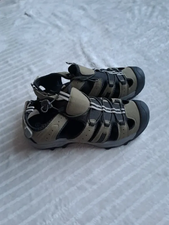 Adventuridge sandals man size 43