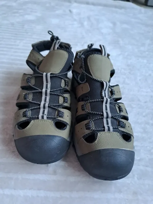 Adventuridge sandals man size 43
