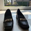Aigner loafer pumps schwarz leder mit goldener kette gr 37