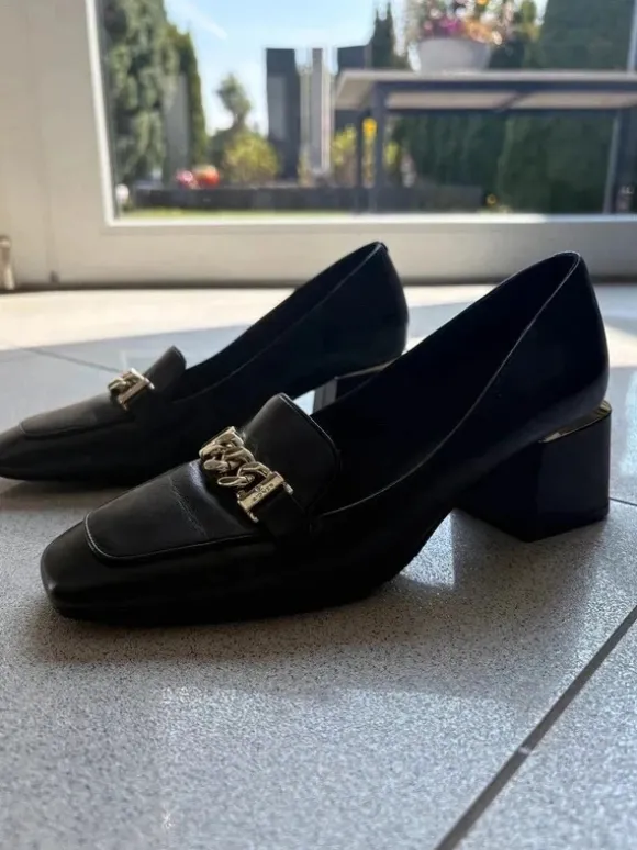 Aigner loafer pumps schwarz leder mit goldener kette gr 37