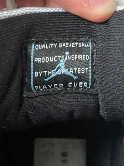 Air Jordan 11er Retro Legend Blue
