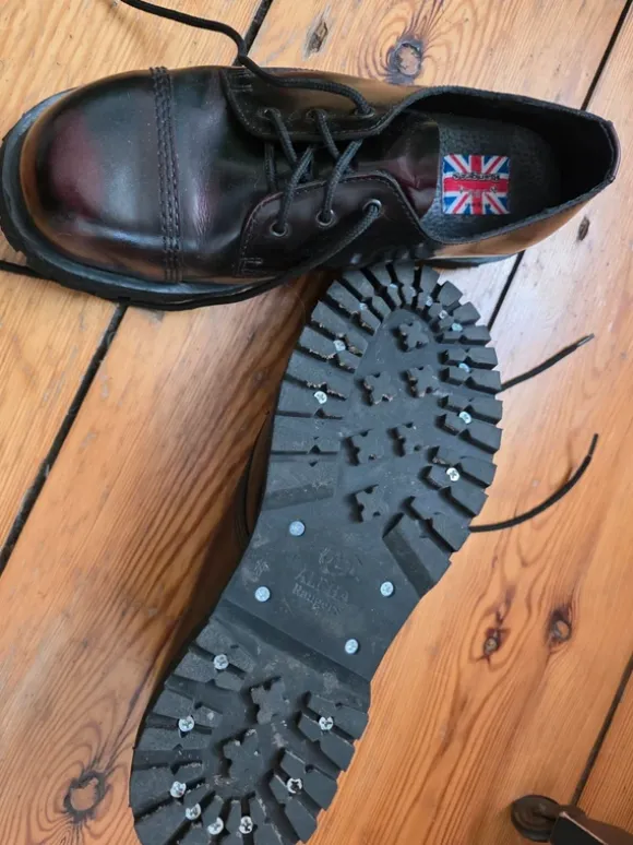 Alpha Schuhe mit Stahlkappe