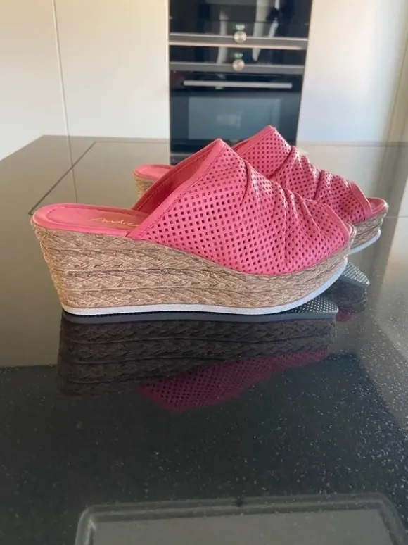 Andrea Conti Damen Pantoletten Gr. 38 – himbeere – NEU mit Etikett