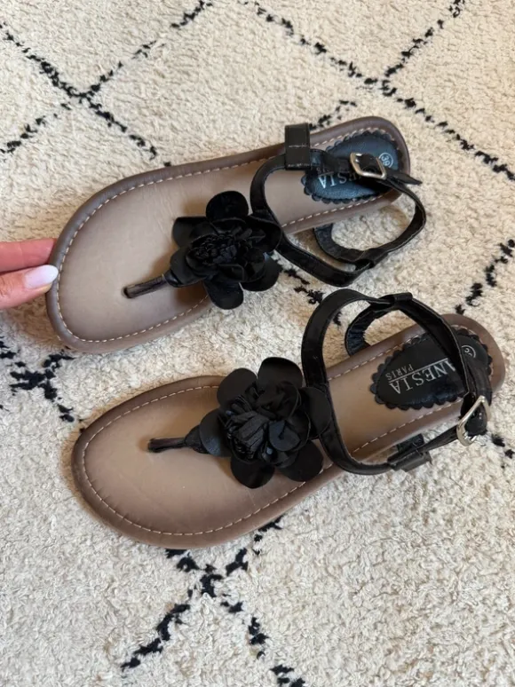 Anesia Paris Sandalen schicke Zehentrenner Blume schwarz beige Gr.39