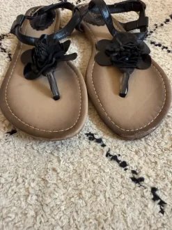 Anesia Paris Sandalen schicke Zehentrenner Blume schwarz beige Gr.39