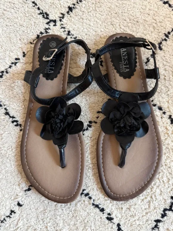 Anesia Paris Sandalen schicke Zehentrenner Blume schwarz beige Gr.39