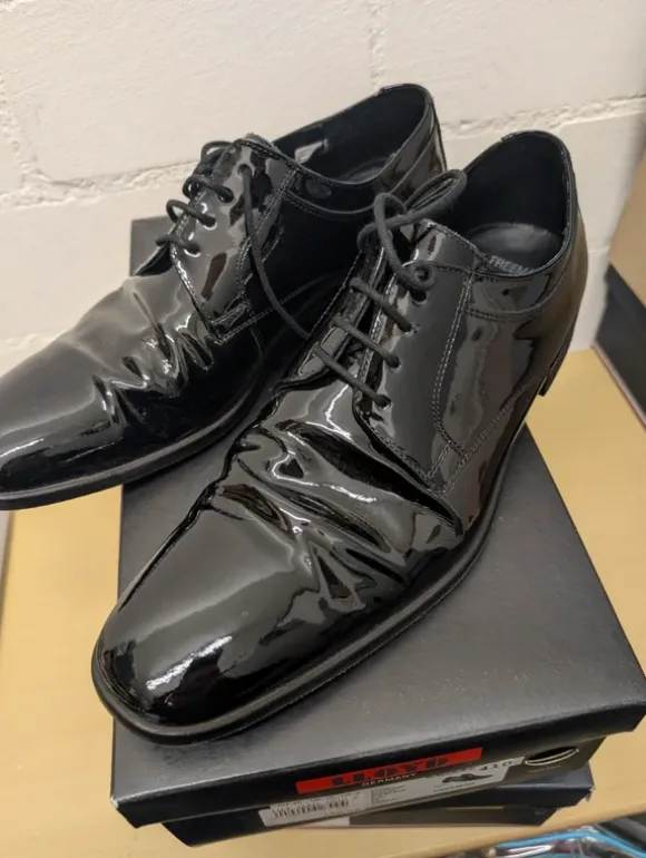 Anzugschuhe / Lackschuhe