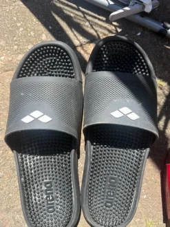 Arena slippers