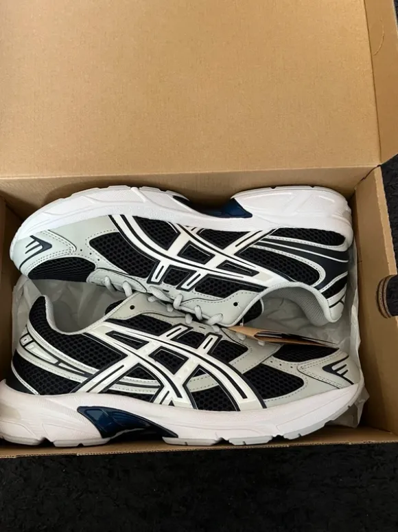 Asics 1130 Classic Black White