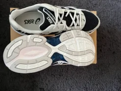 Asics 1130 Classic Black White