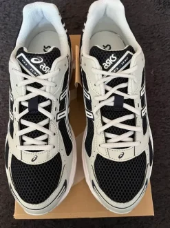 Asics 1130 Classic Black White