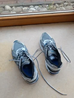Asics blau