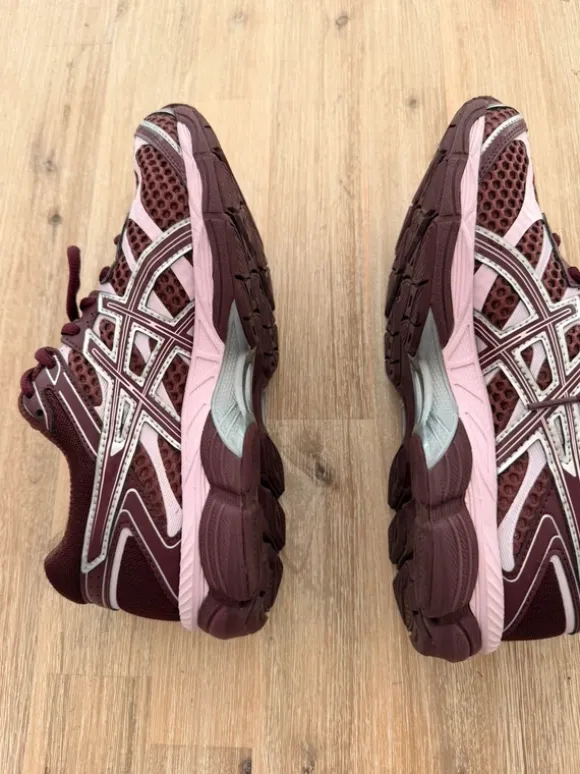 Asics burgundy maat 40