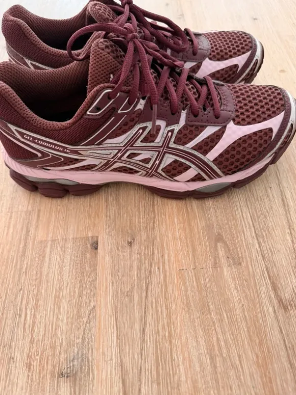 Asics burgundy maat 40
