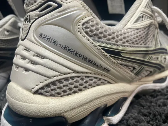 Asics GEL Kayano 14 cream silver navy blue (Gr.44)