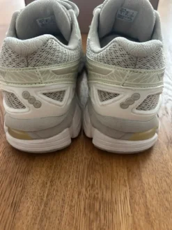 ASICS Gel Kayano 20 fossil/cream