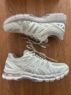 ASICS Gel Kayano 20 fossil/cream