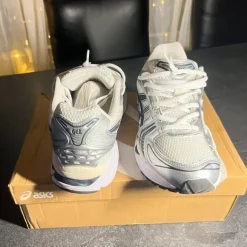 ASICS Gel Kayano Größe 42