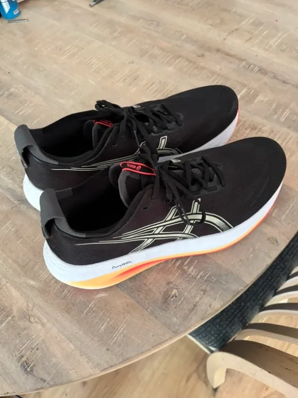 Asics Gel Nimbus 27 Hardloopschoenen