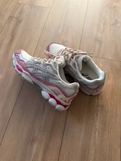 Asics gel nyc | beige / pink