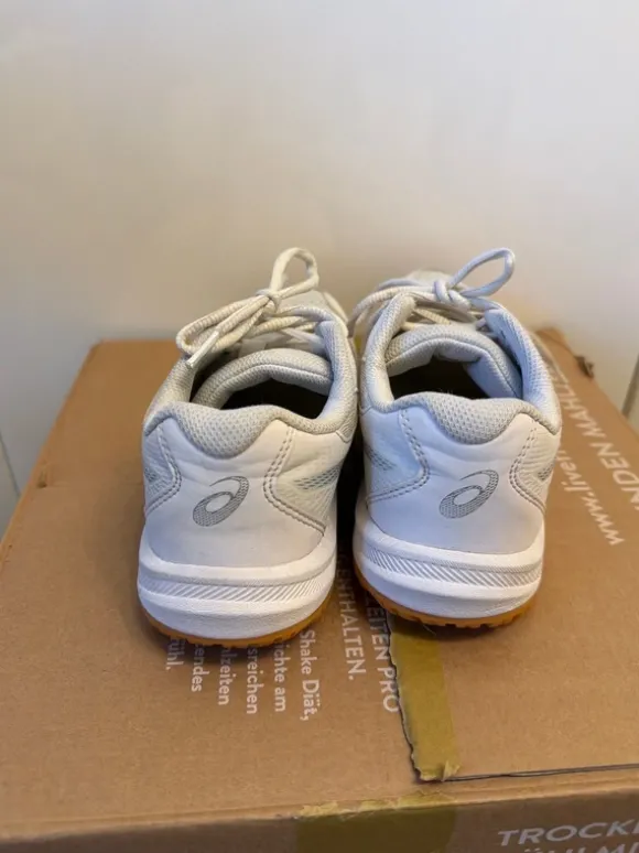 ASICS Hallen Schuhe Kids Gr 37,5