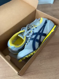 ASICS Hyper-LD Leichtathletik Spikes / Laufschuhe – Neu – Gr. 40,5 (US 8 / UK 7)