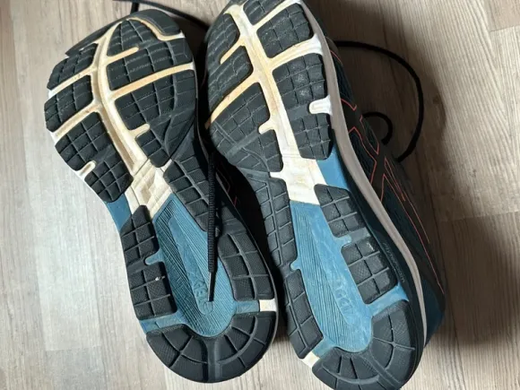 Asics Laufschuhe running schuhe
