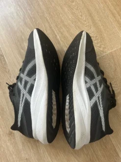 ASICS noires & blanches 👟 Ultra confort | Très bon état