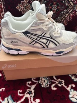 ASICS Shoese