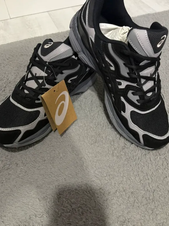 Asics Sneaker NYC - Größe 45 - Schwarz/grau