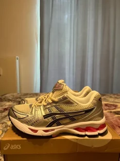 ASICS Sneaker Y2K Runner – neu mit Etikett – Gr. 43,5